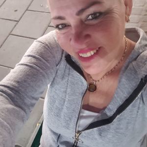 Meet your Posher, Esther